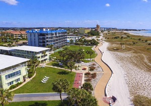 🌴Poolside Studio @ Tropic Terrace | Ground Floor Steps to Beach King Bed ➠ TT10