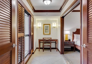 PREMIUM BEACHFRONT KO'OLINA BEACH CLUB RETREAT + AMENITIES, 2-BEDROOM VILLA