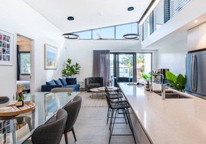 Premium Beachside apartment living in Coogee- E7