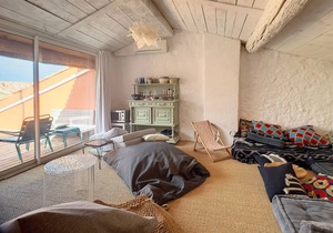 Pretty character house with large terrace