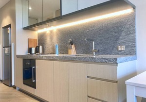 Pride Fawkner Apt *Balcony WIFI+POOL/GYM+Smart TV Netflix & Foxtel