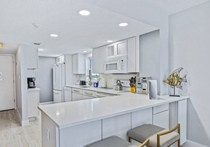 PT501 Ponce de Leon Towers ~ Beachfront Condo