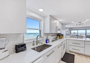 PT501 Ponce de Leon Towers ~ Beachfront Condo