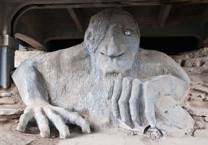 Queen Studio Near Downtown | Breakfast + Pool Access!