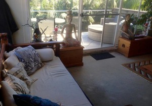 Queenscliff beach apartment