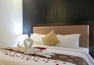 Racca Villa 1 Bedroom in border line Seminyak , Legian