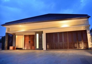 Radiance Hill View Villa 10 bedrooms with a private heated pool and billard