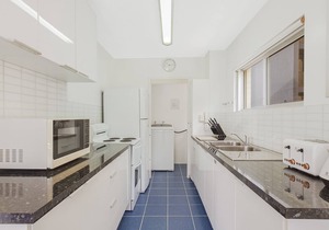 Rainbow Pacific Unit 12 - Beachfront unit a great spot for a family beach holiday with Wi-Fi Inc.