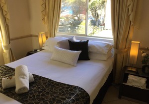 Redcliffe Villa, Bayview