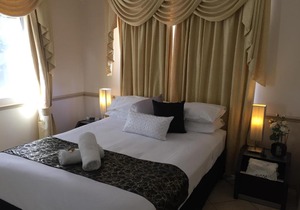 Redcliffe Villa, Bayview