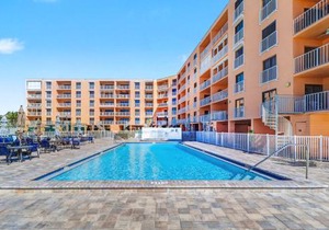 Reef Club 304