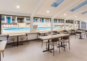 Relax and Unwind! 3 Comfortable Units, Free Parking and Breakfast, Pool