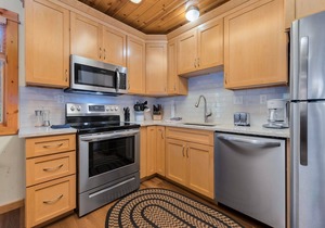 Remodeled Riverfront Retreat Private Hot Tub
