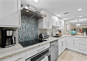 Remodeled Townhome at EBC w/Beach, Pool and more - 20% OFF FOR THE SUMMER!