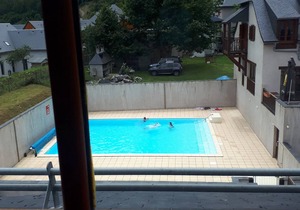 Renovated apartment 6 people with pool access