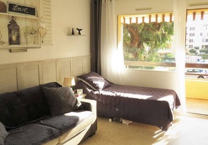Renovated Studio with Air Conditioning and Parking in La Favière