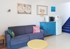 Renovated T2 duplex 20m from beach with sea view, parking and WIFI