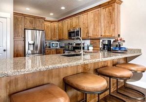 Retreat 13281 by Moose Mgmt. 6 min to Town! HotTub