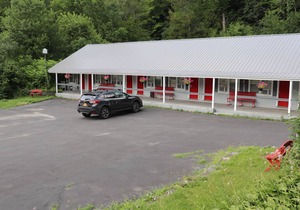 Reynolds House Inn - Motel Strip - Room 9