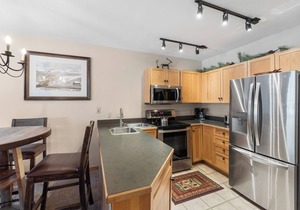 River Run Condo with Private Balcony, Memory Foam Mattress, Walk to Base Area