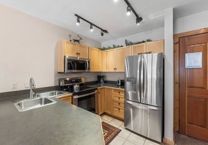 River Run Condo with Private Balcony, Memory Foam Mattress, Walk to Base Area