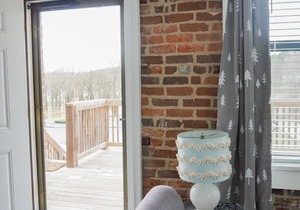 Riverview Loft facing Current River w/Wifi deck and living room faces river