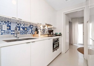 Roami at 250 Collins | Pool | Next to Beach |1 Bed