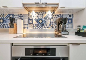 Roami at 250 Collins | Pool | Next to Beach |1 Bed