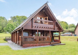 ROBIN LODGE, family friendly, character holiday cottage in Llanbedr