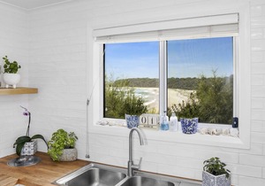 Rockys beach house on the waterfront