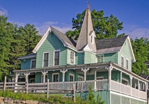 Romeo's Balcony - At the Center of Weirs Beach