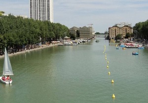 Roomy ,calm and comfy :) in the easy Paris !
