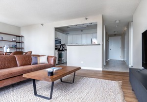 Roomy River North 2BR w/Gym, Deck & Pool, walk to Mag Mile, by Blueground
