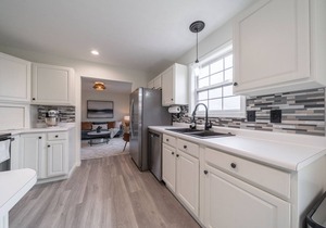 ROSELAWN RETREAT: Firepit, Gameroom, Views! Huge Gorgeous home 5 mins to the Ark