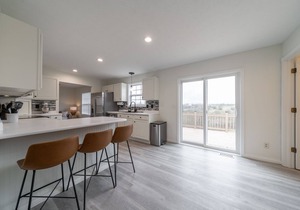 ROSELAWN RETREAT: Firepit, Gameroom, Views! Huge Gorgeous home 5 mins to the Ark