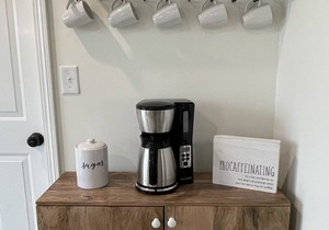 ROSELAWN RETREAT: Firepit, Gameroom, Views! Huge Gorgeous home 5 mins to the Ark