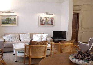 Rossini 1 - a spacious one bedroom apartment in central Nice