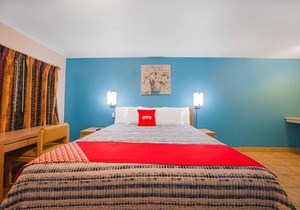 Royal Gateway Motel by OYO