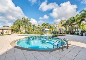 Runaway Beach Club Apartments