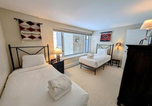 Saints John 2526 by SummitCove Lodging
