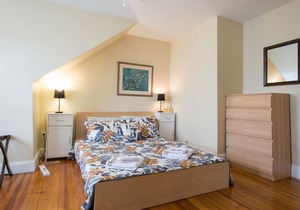 Salem 3rd Floor 3Br Apartment