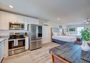 Saltwater Suites, 104 Queen Pet Friendly 1st Floor