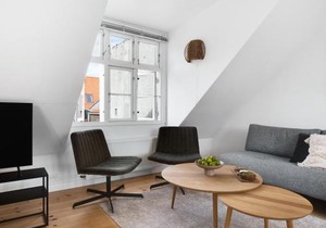 Sanders Saint - Loft One-Bedroom Apartment By the Charming Canals