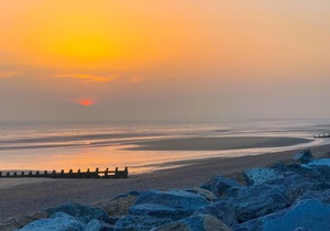 SBL1 - Camber Sands Holiday Park - Sleeps 8 - Enclosed Deck + Private Parking - Central Quiet Plot