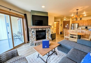 Scenic Summer Stay | Balcony, Pool & Mini-Golf