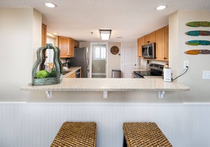 SD 712: Wave Whisperer - Your Front Row Seat to Beachfront Bliss!