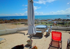 Sea Breeze VILLA above the waves (Sheets/Towels/Garage/gaz BBQ)