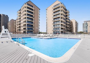 Sea Colony Ocean 3rd-floor condo with elevator & gym