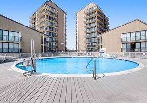 Sea Colony oceanfront 3rd floor condo w/shared sauna, basketball court, balcony