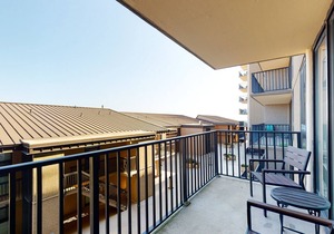 Sea Colony oceanfront 3rd floor condo w/shared sauna, basketball court, balcony